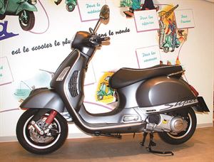 VESPA GTS300 ie 鈦鐵灰配色特別介紹