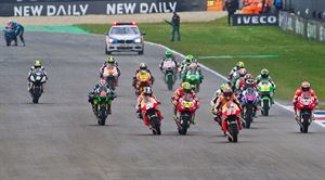 2014  MotoGP Round 8  in Assen, Netherlands　大雨帶來變幻莫測的纏鬥