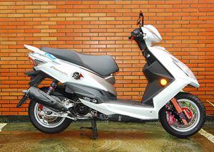 KYMCO六代FIGHTER 150　低調進化幹架王