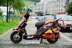 SYM RX110　黑橘色地藏小王