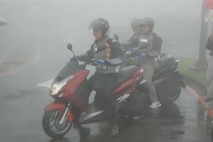 人身部品選購指南    濕不濕大有關係！    雨衣選購術