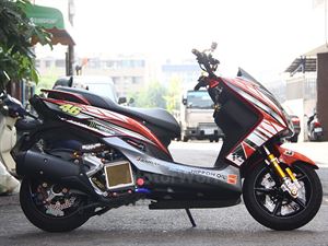 YAMAHA SMAX 紅袍廠隊塗裝