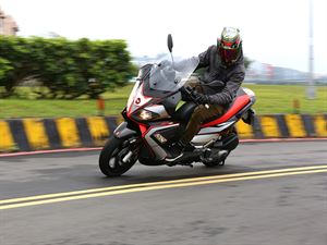國內試乘APRILIA SR MAX RF