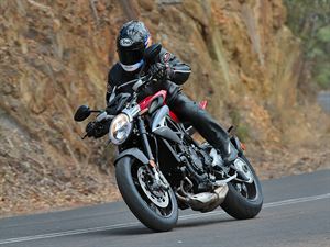 國外試乘MV AGUSTA BRUTALE 800