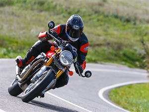 國外試乘TRIUMPH THRUXTON R