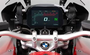 BMW採用6.5吋液晶面板儀表