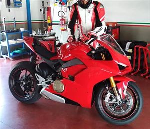 DUCATI PANIGALE V4車款間諜照