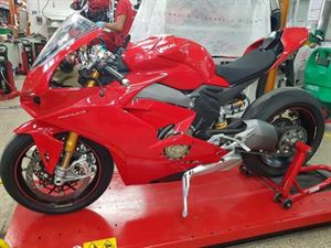 更多DUCATI V4跑車間諜照