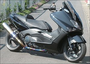 YAMAHA TMAX