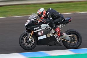 WSBK：1000cc V4 Panigale登場