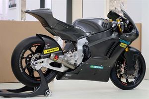 Triumph引擎的MOTO2廠車