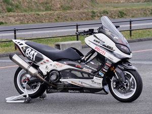YAMAHA TMAX