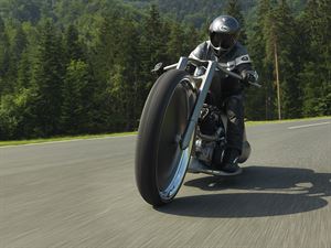 AKRAPOVIČ FULL MOON CUSTOM