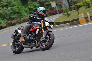TRIUMPH SPEED TRIPLE R