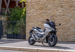 HONDA FORZA 750正式亮相